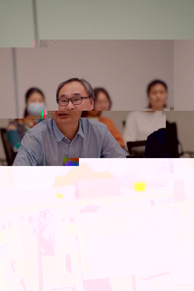 8983